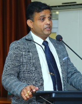 Dr. Jayant    Hole